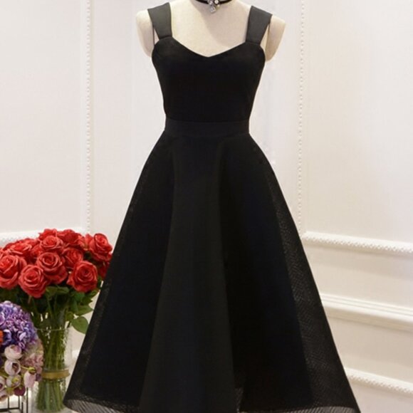 Retro Hepburn Style Elegant Classic Lolita Sling Dress - Picture 1 of 4